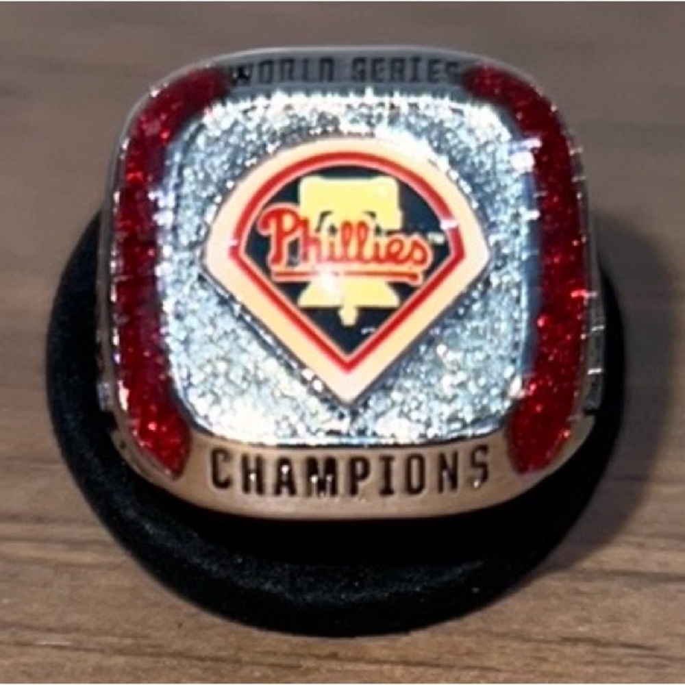 Philadelphia Phillies Commemorative 2008 World Series Champions Ring